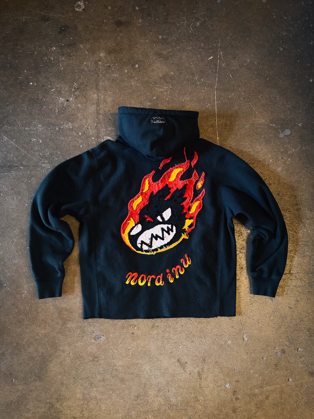 Cropped "MEDIUM" Burning Logo Cross-Grain 13.5oz Hoodie (Black)